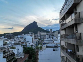 Flat luxo com vista maravilhosa coração do Leblon